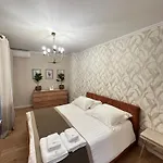 Eja 2 Apartment